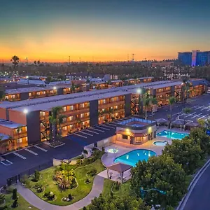 https://best-western-plus-stovalls-inn.topanaheimhotels.com